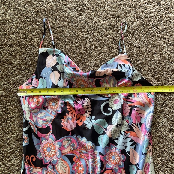 Emma and Michelle floral slip dress - Picture 3 of 5